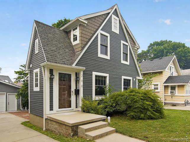200 W Hoover Avenue