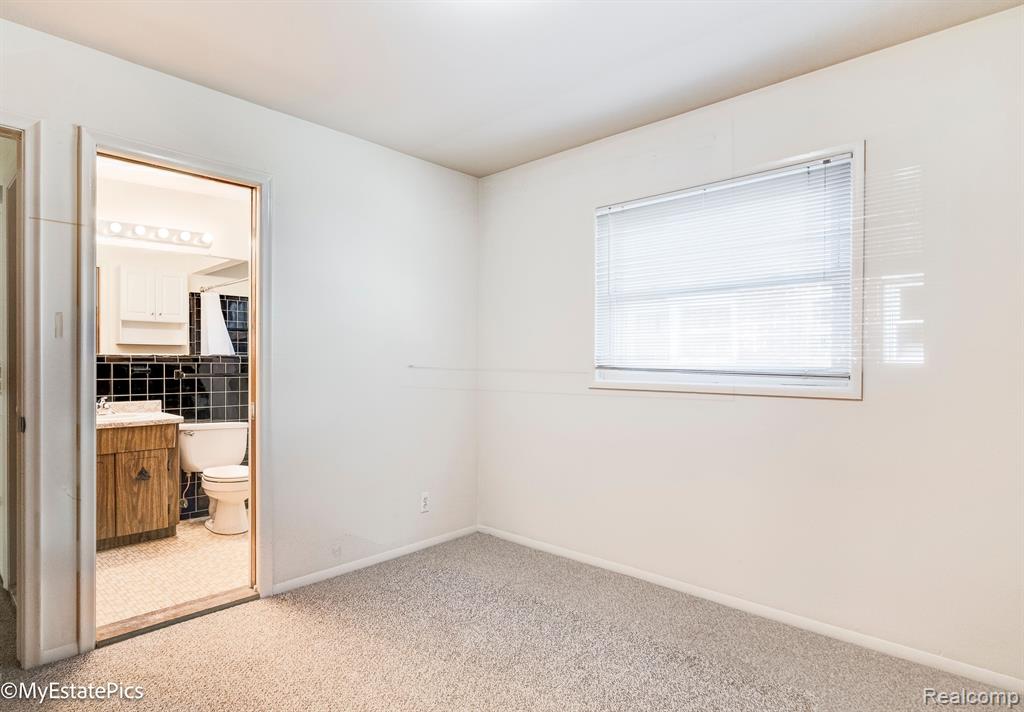 8242 RICKIE Lane, Westland, MI — Photo 21