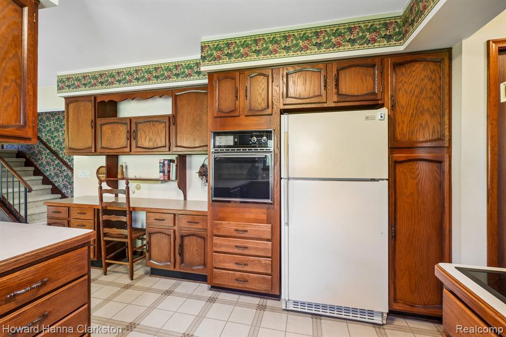 12120 Carriage Trail Drive, Davisburg, MI 48350 — Photo 14