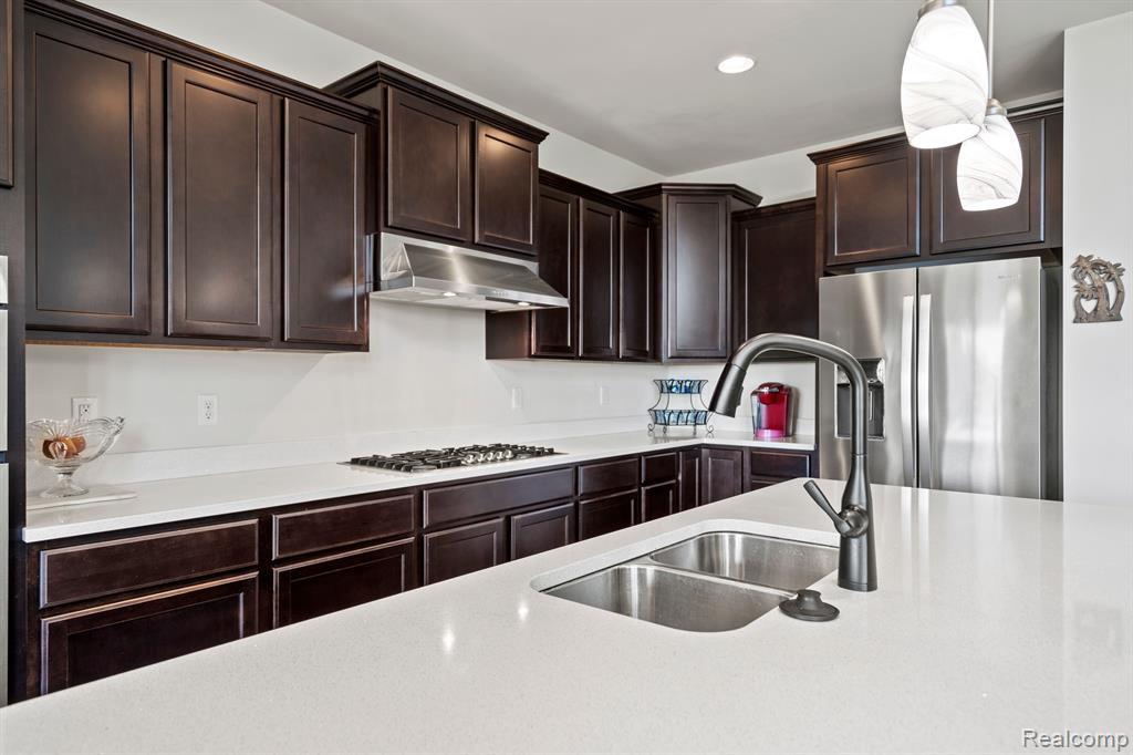 4562 Cloverdale Court, Lake Orion, MI — Photo 24