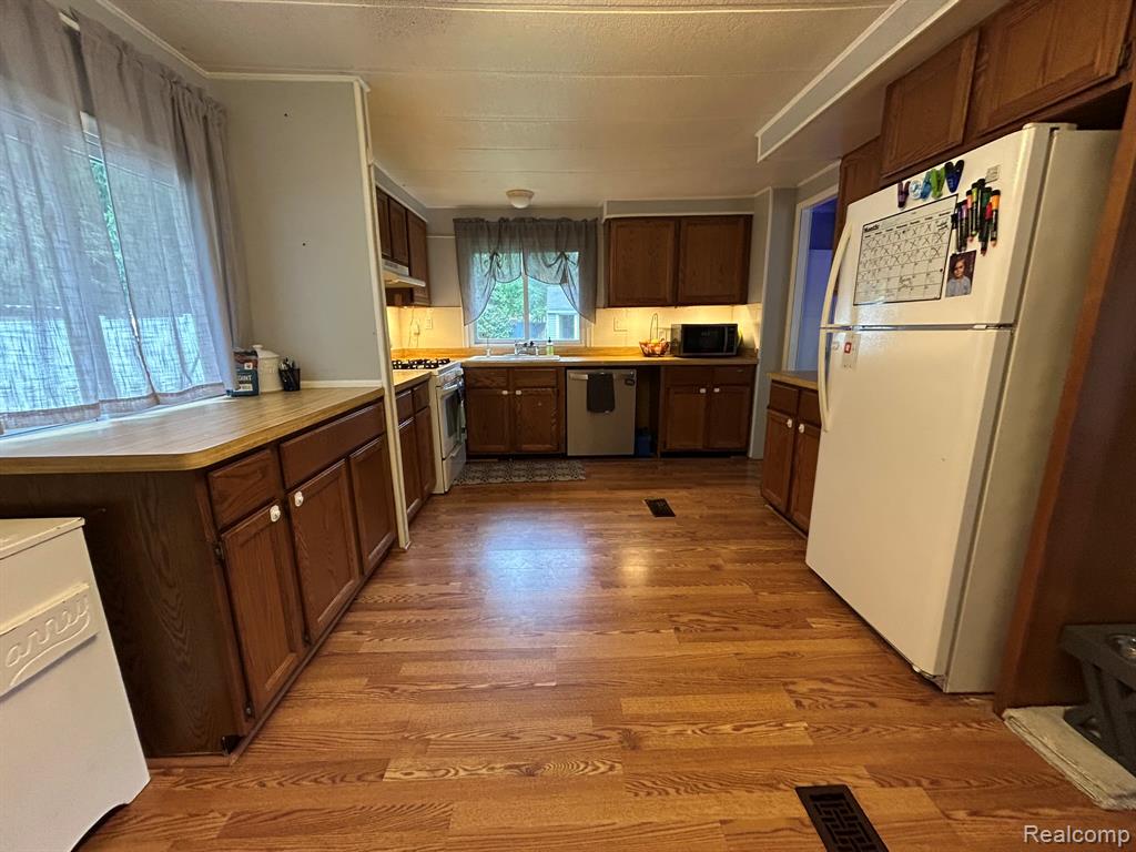 526 Cherokee Bend, Howell, MI 48843 — Photo 20