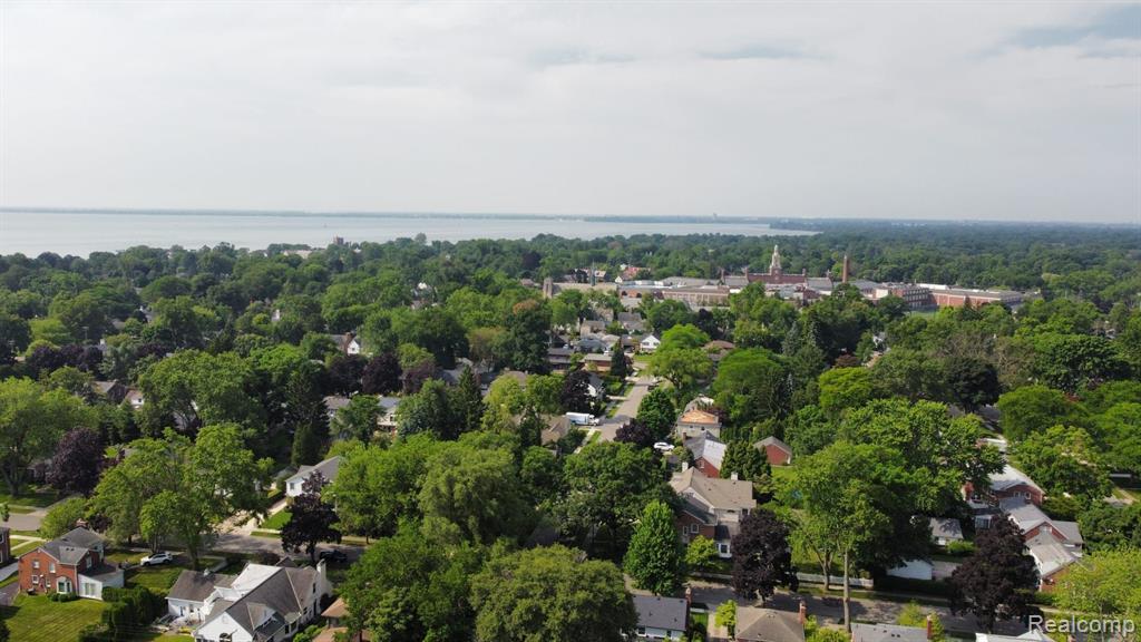 95 MAPLETON RD Road, Grosse Pointe Farms, MI 48236 — Photo 34