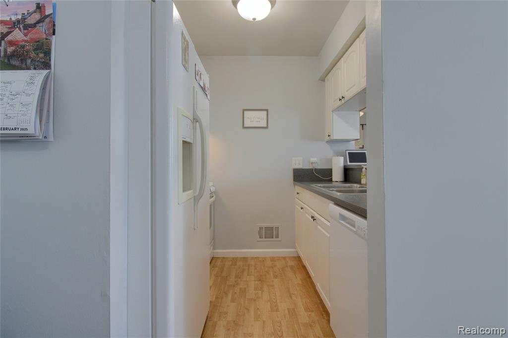 44503 N Umberland Circle, Canton, MI 48187 — Photo 11