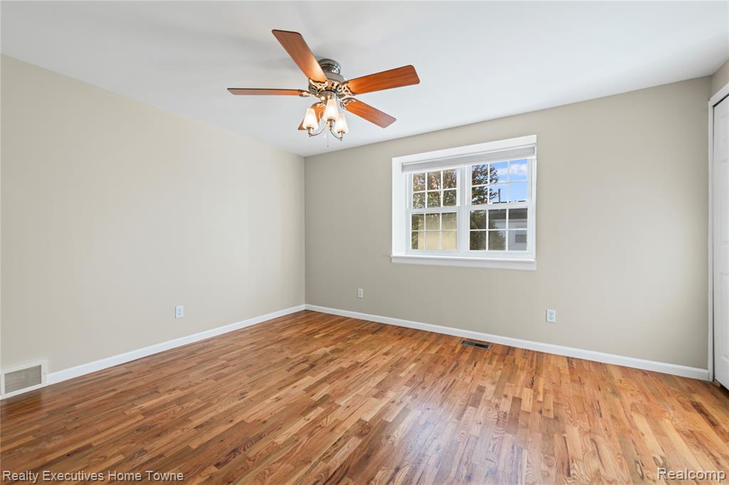 45709 Kensington, Utica, MI 48317 — Photo 12