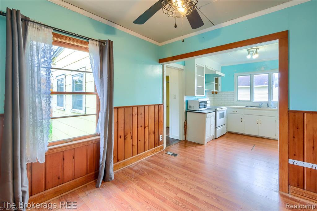 6449 Lapeer Road, Burton, MI 48509 — Photo 15