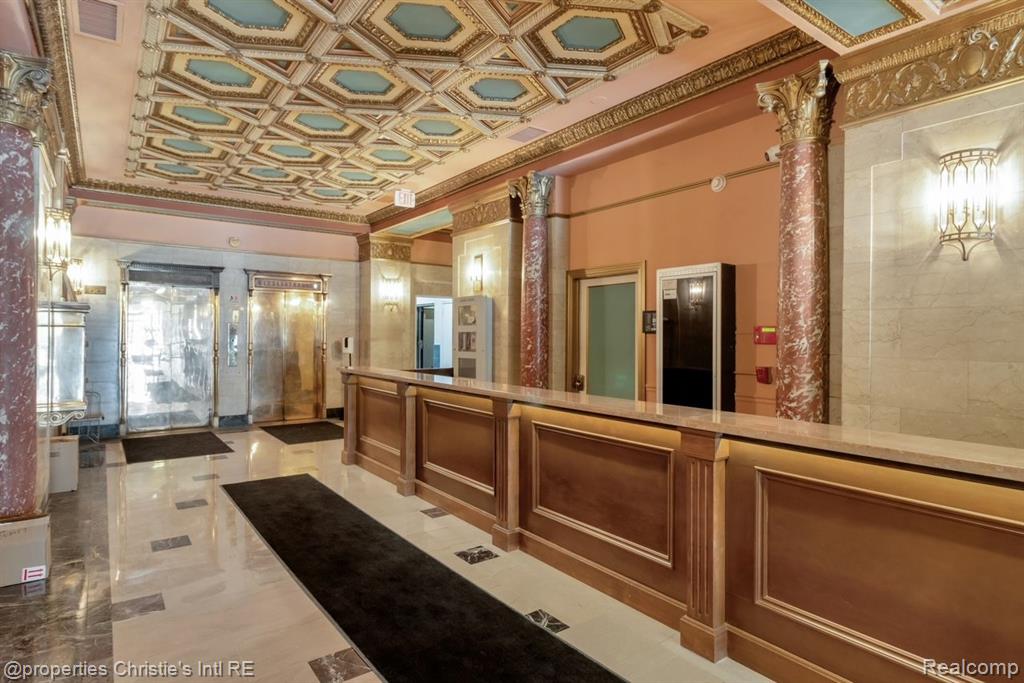 15 E KIRBY Street, 710, Detroit, MI 48202 — Photo 33