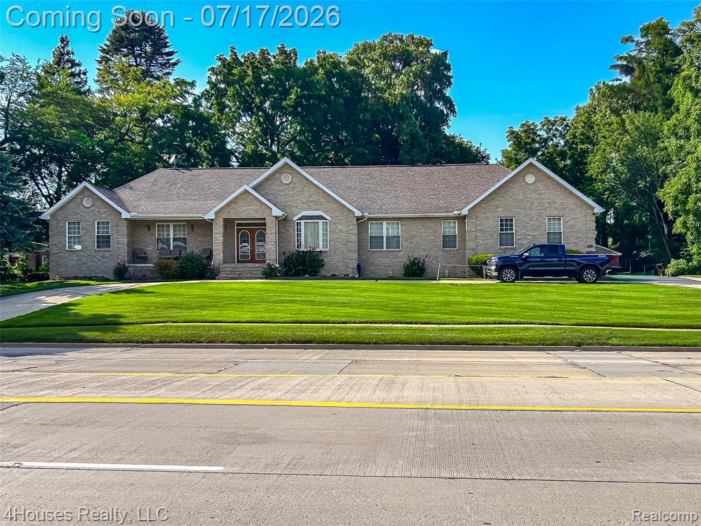 624 Orchard Lake Road, Pontiac, MI 48341 — front exterior