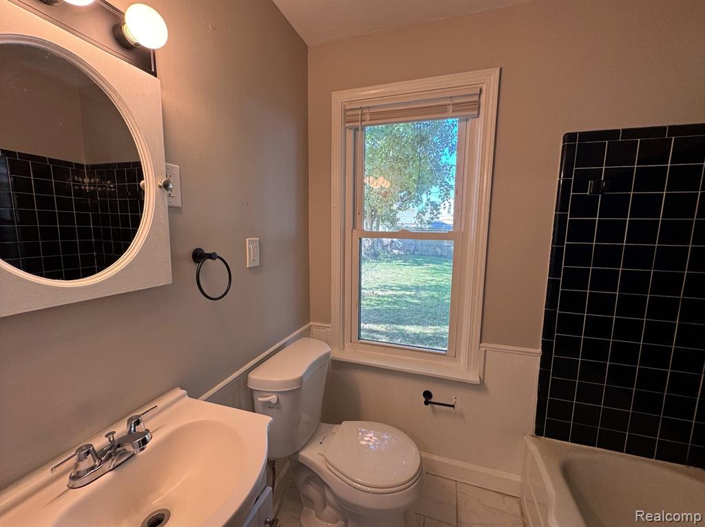 9591 Columbia, Redford, MI 48239 — Photo 16