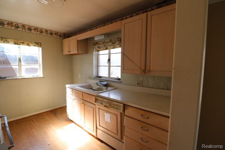 420 S Lynch Street, Flint, MI 48503 — Photo 7