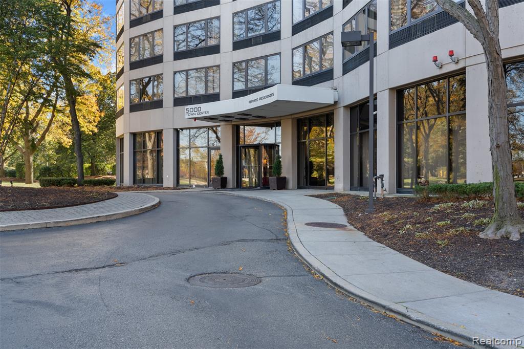 5000 Town Center Center, 306, Southfield, MI 48075 — front exterior