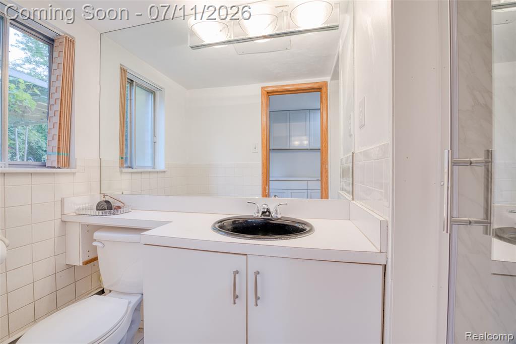 6970 Wing Lake Road, Bloomfield Hills, MI 48301 — Photo 30
