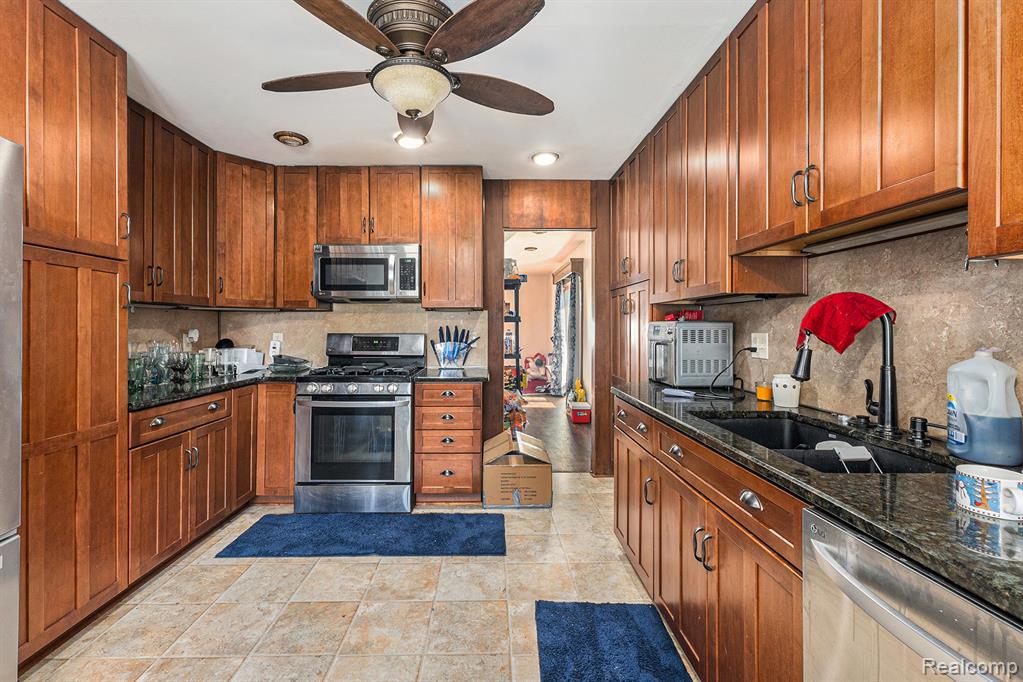 5217 Mart Court, Warren, MI 48091 — Photo 4
