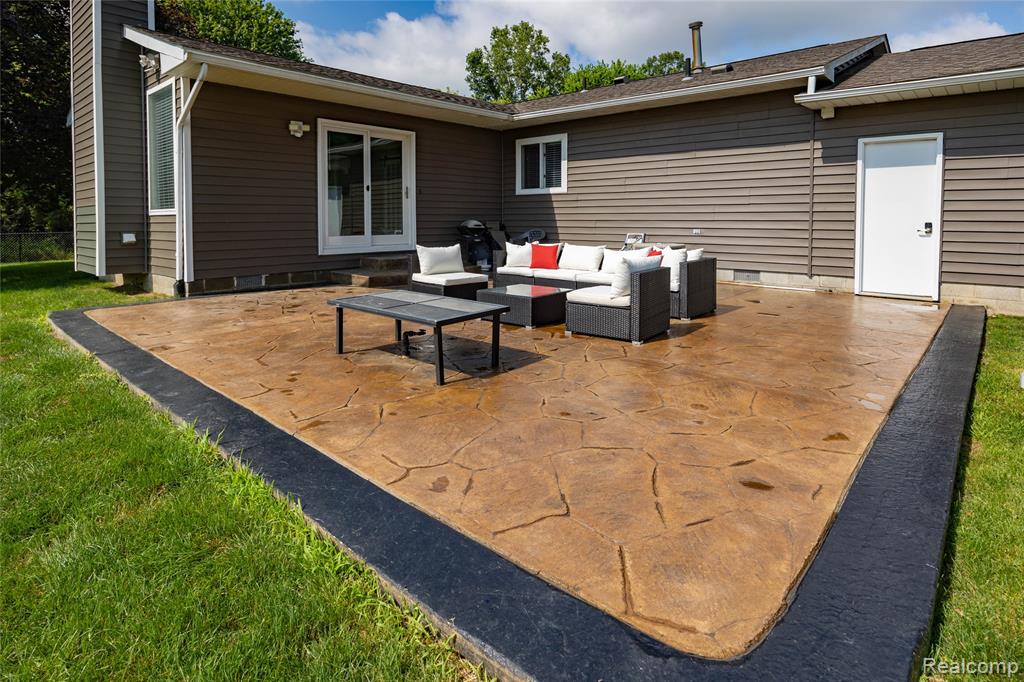 66100 Romeo Plank Road, Ray, MI — Photo 30