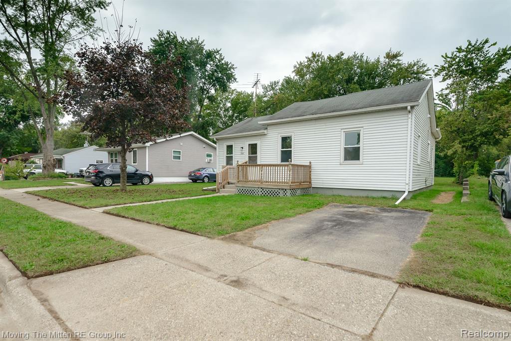 560 GREENLAWN Street, Ypsilanti, MI 48198 — Photo 25