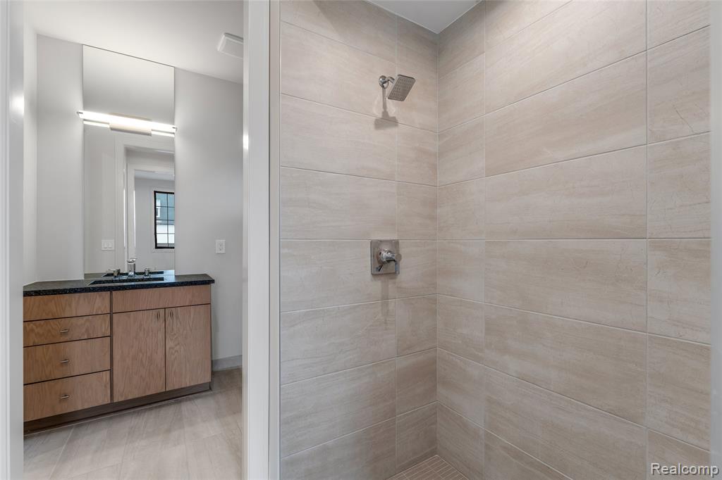 53 South Trail Court, Troy, MI 48083 — Photo 24