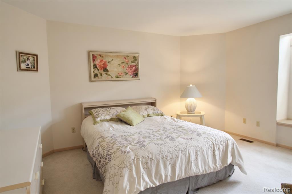 1305 Kings Pointe Road, Grand Blanc, MI 48439 — Photo 65