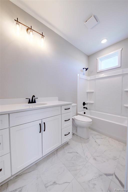 688 Round Rock Drive, Howell, MI 48843 — Photo 12