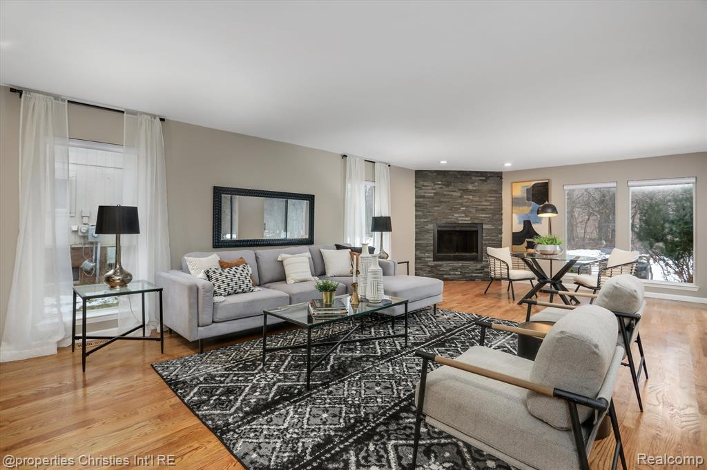 5896 NANEVA Court, West Bloomfield, MI — Photo 13