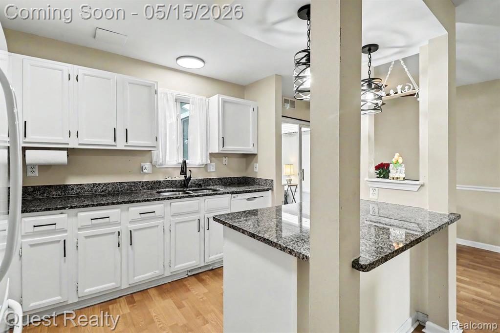 7058 Rolling Hills Drive, Waterford, MI 48327 — Photo 10