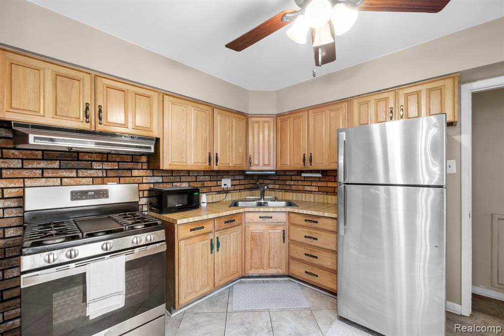 6842 Bison Street, Westland, MI — Photo 8