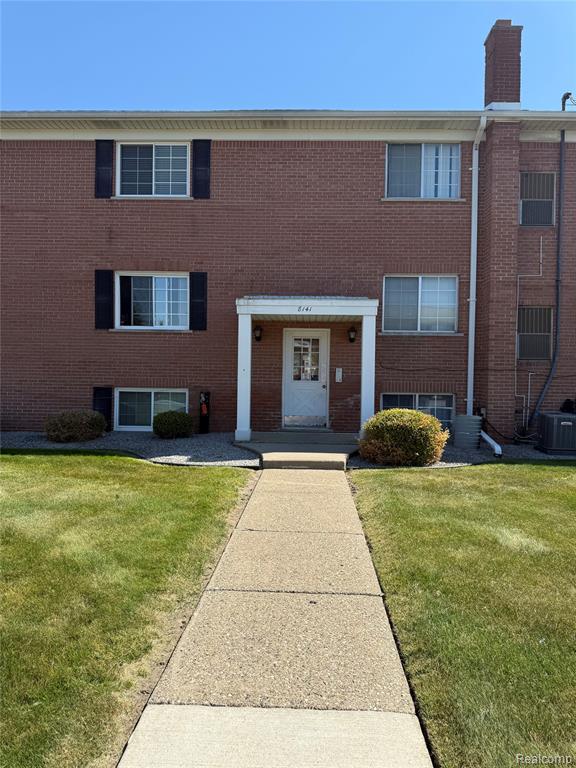 8141 Denwood dr, 6, Sterling Heights, MI 48312 — front exterior