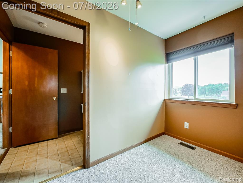 6398 High Valley Drive, White Lake, MI 48383 — Photo 19