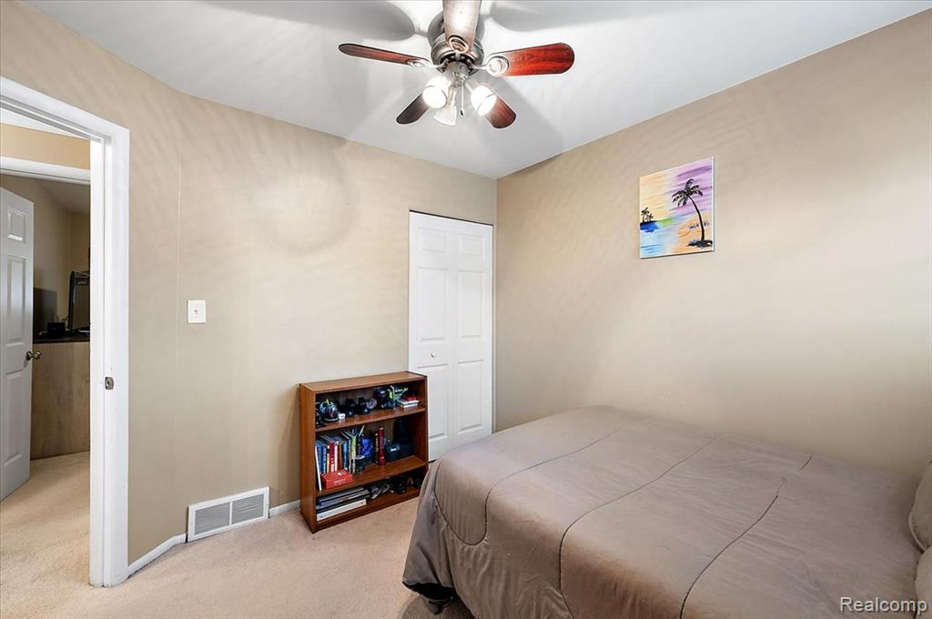 18053 S Wind Drive, Fraser, MI 48026 — Photo 34