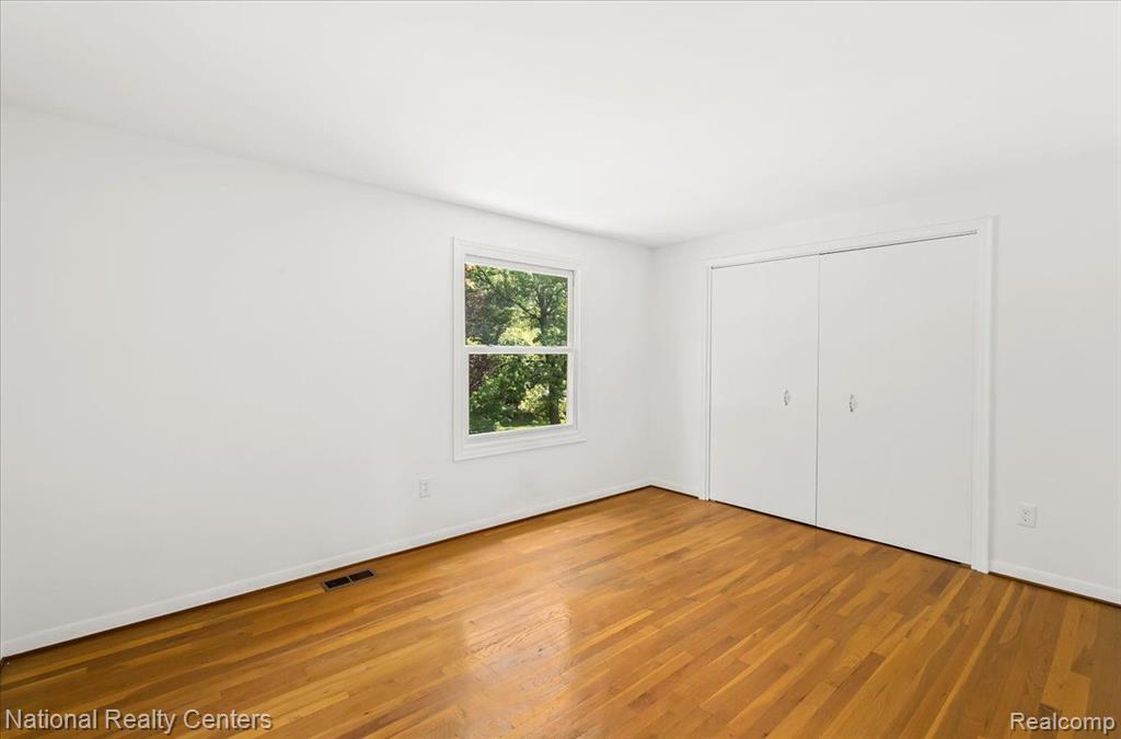 4258 WESTOVER Drive, West Bloomfield, MI 48323 — Photo 43