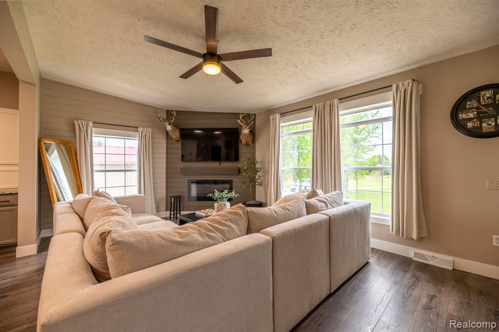 5373 MERTZ Road, Mayville Vlg, MI 48744 — Photo 11
