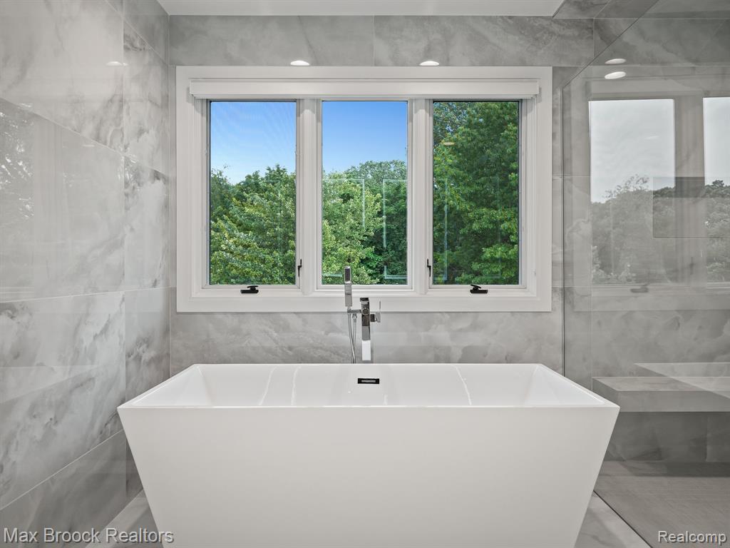 4331 Spruce Hill Lane, Bloomfield Hills, MI 48301 — Photo 40