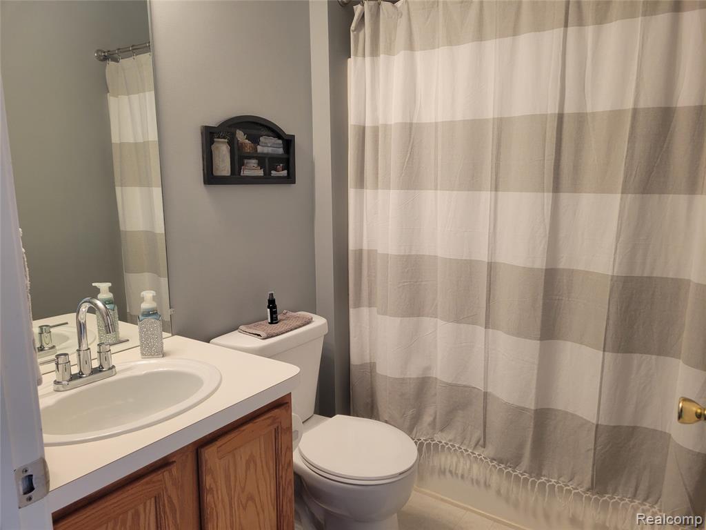 5100 Meadow Crest Circle, Holly, MI 48442 — Photo 25