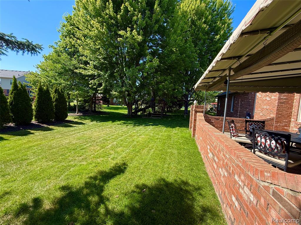 46557 Glen Pointe Drive, Utica, MI 48315 — Photo 59