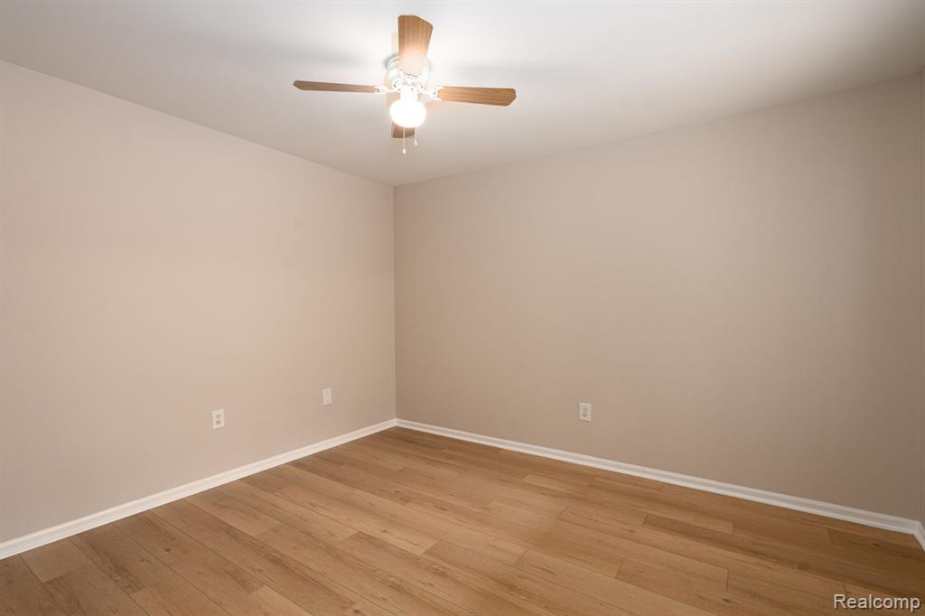 936 Wexford Way, Rochester Hills, MI 48307 — Photo 16