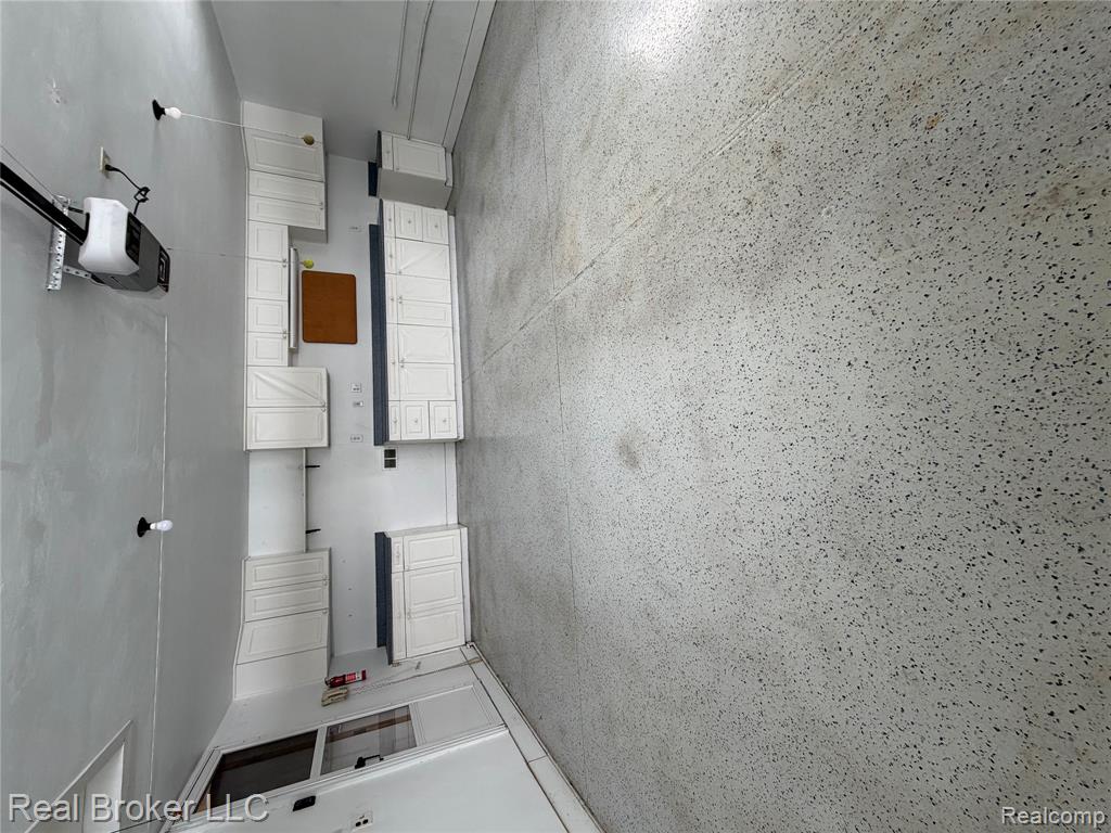 52816 Heatherway Drive N, Shelby Twp, MI 48316 — Photo 13