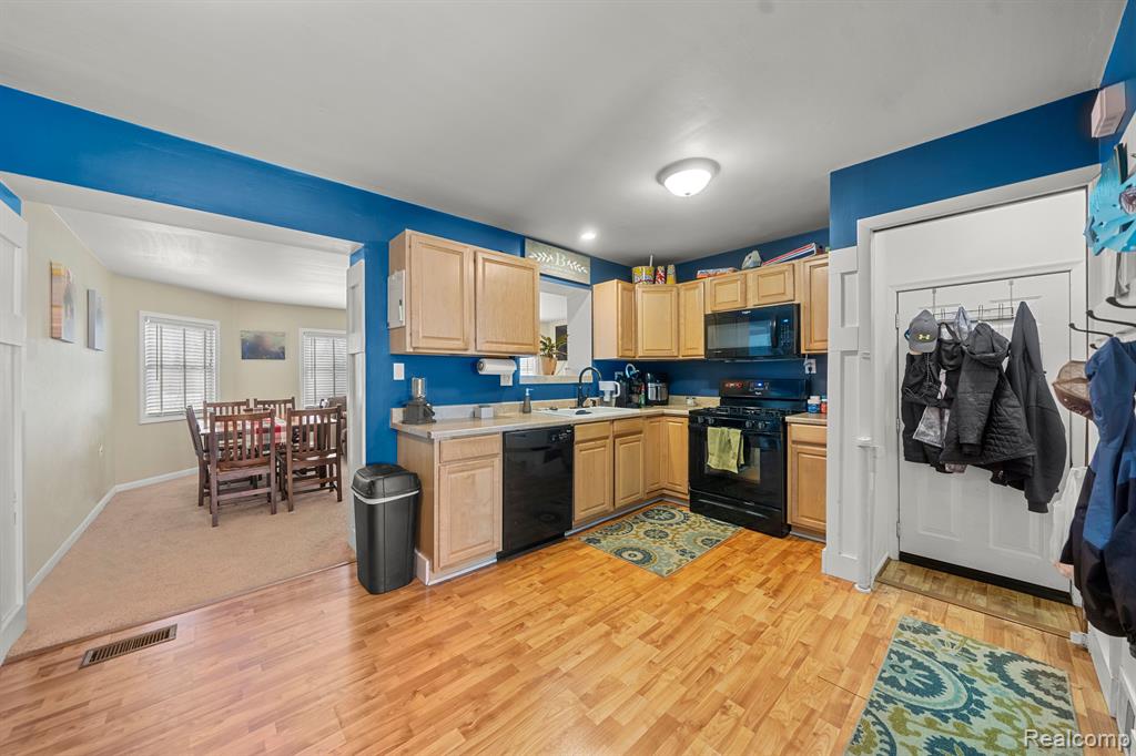 7249 MOHAWK Street, Westland, MI — Photo 11