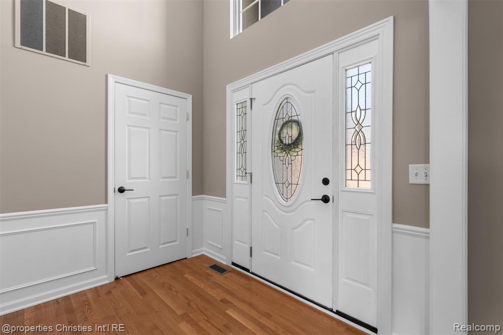 9670 Wexford Drive, Ypsilanti, MI 48198 — Photo 8
