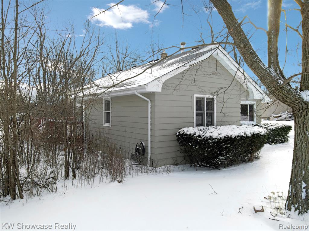 29230 Greening Street, Farmington, MI 48334 — Photo 34