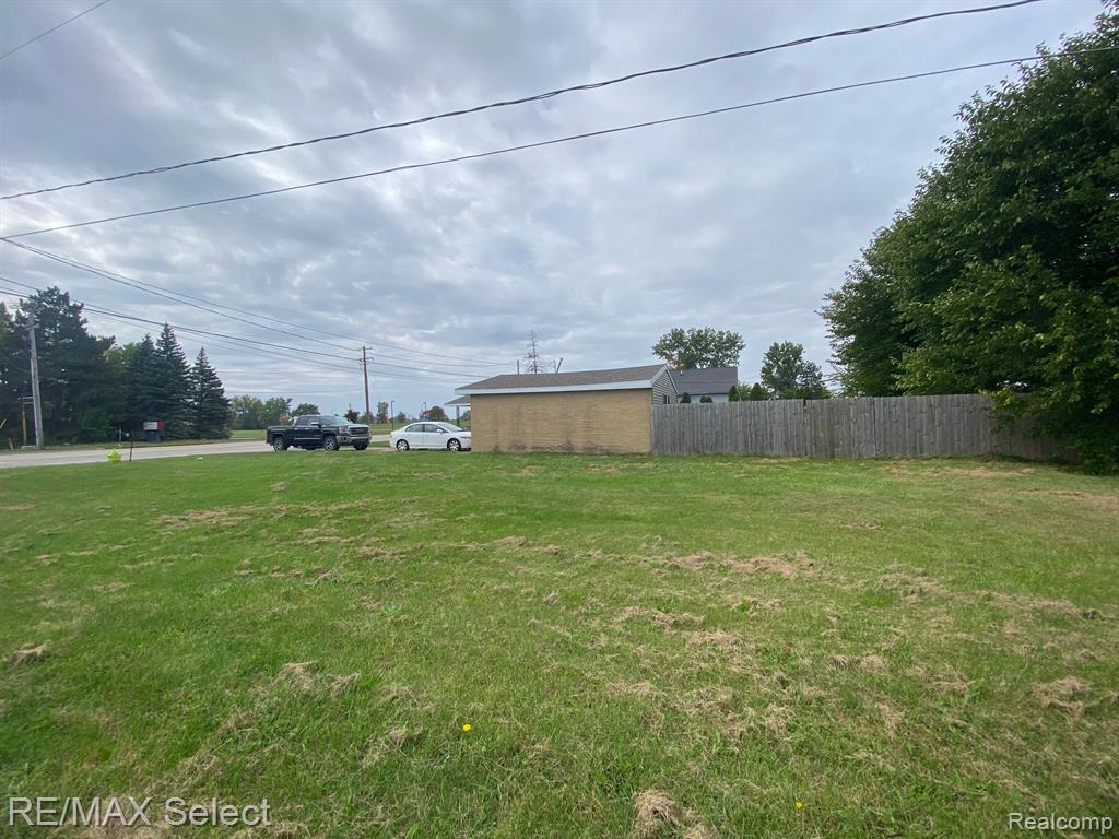 1788 TITTABAWASSEE Road, Saginaw, MI 48604 — Photo 14