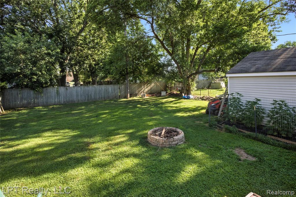 5576 Cleary Drive, Waterford, MI 48329 — Photo 9