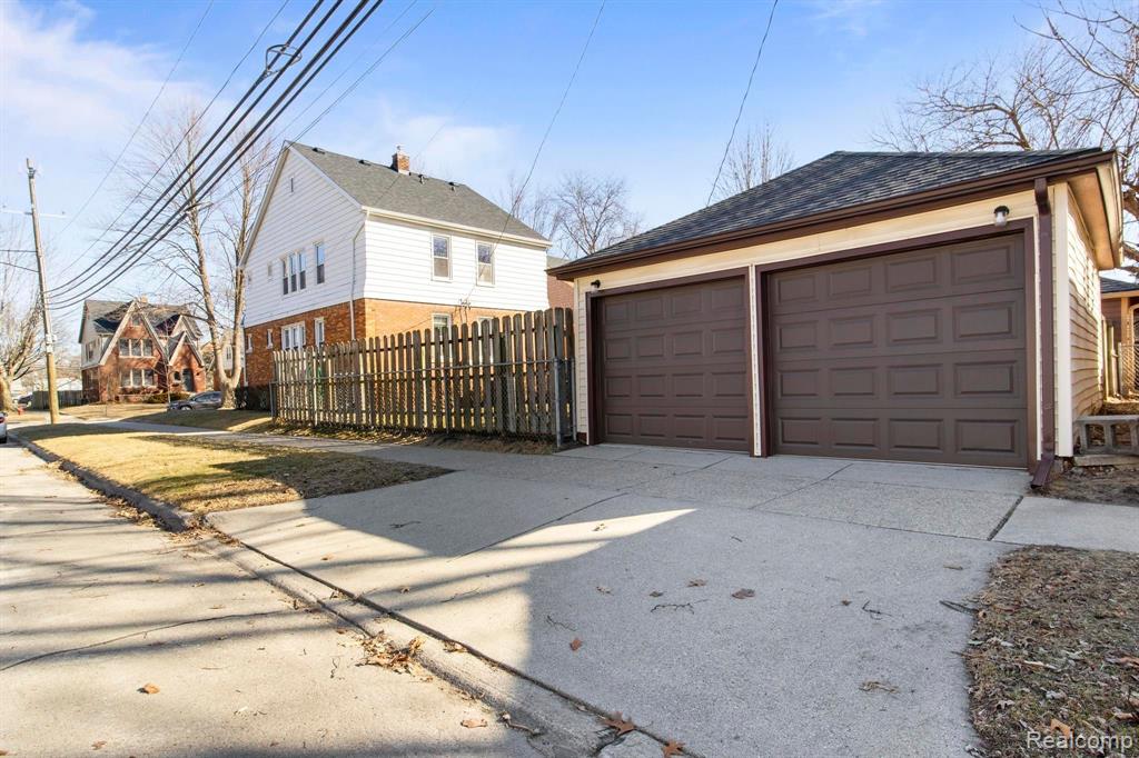 902 E 2ND Street, Royal Oak, MI 48067 — Photo 29