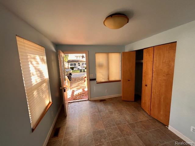 2411 Pine Lake Avenue, Keego Harbor, MI 48320 — Photo 5