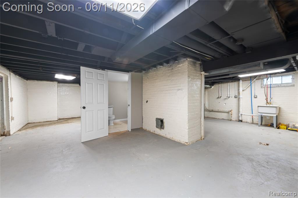 21855 Schoenherr Road, Warren, MI 48089 — Photo 29