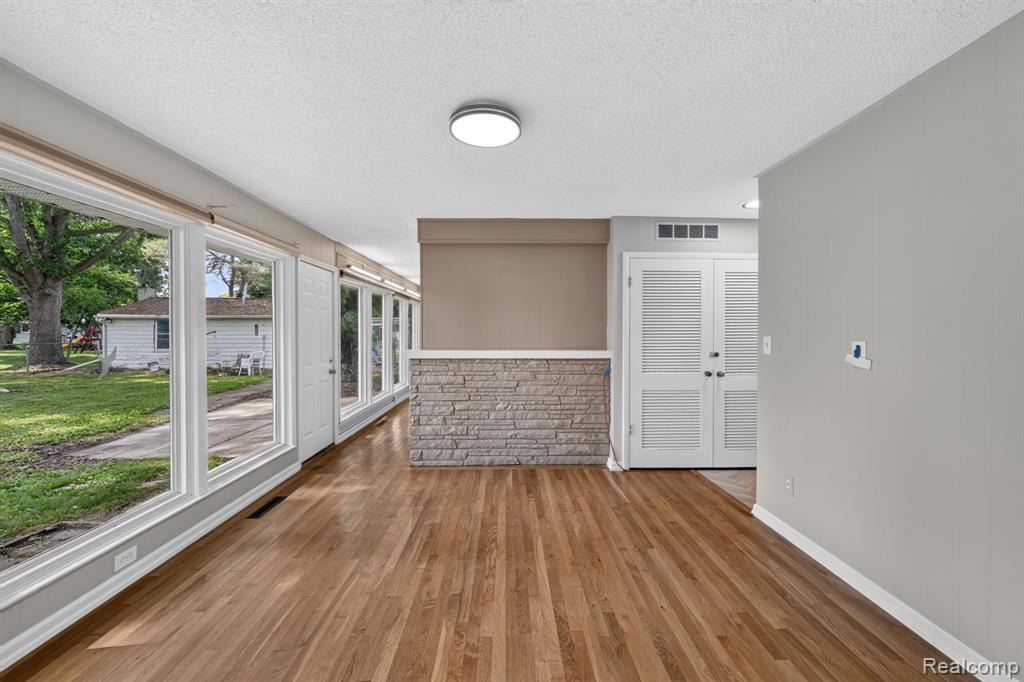 4877 Orchard Lane, Owosso, MI 48867 — Photo 19