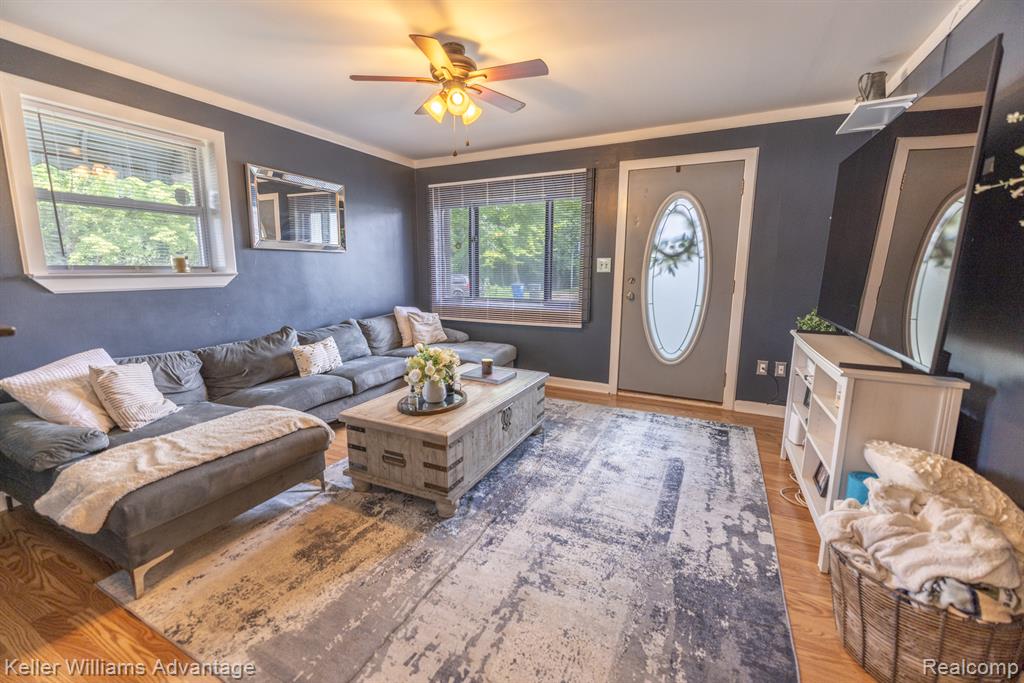 5981 N Dowling Street, Westland, MI — Photo 8