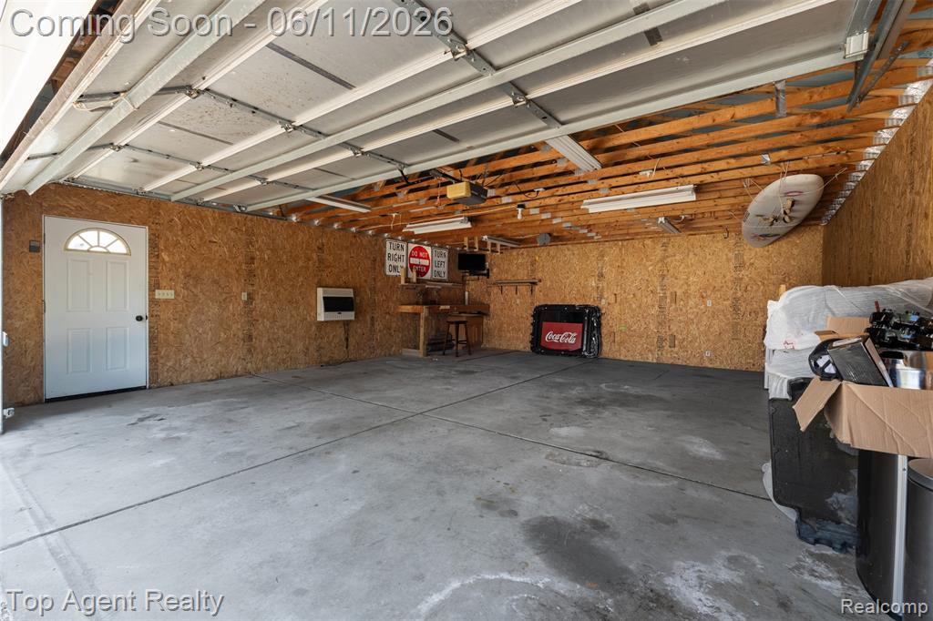 8908 Birkhill Drive, Sterling Heights, MI 48314 — Photo 35