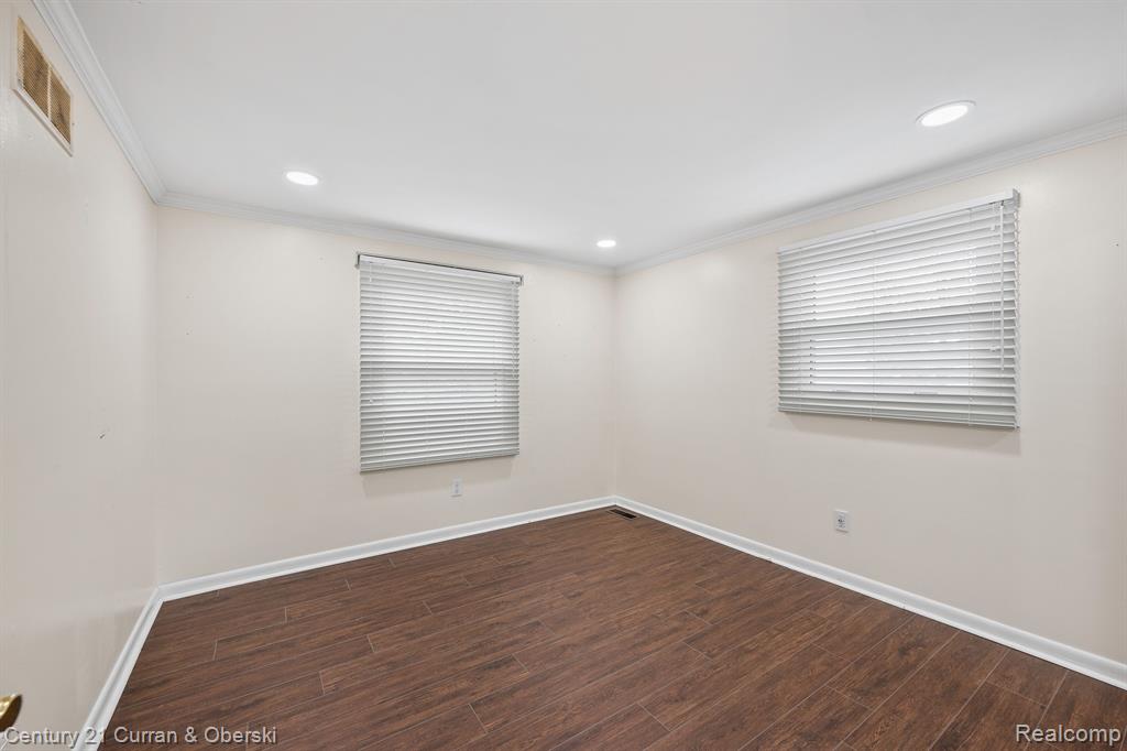 42185 BAINTREE Circle, Northville, MI 48168 — Photo 18