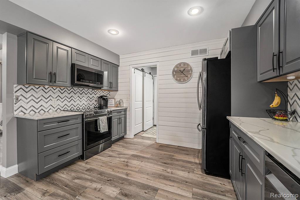 3638 Deer Run Drive, Brighton, MI 48114 — Photo 22