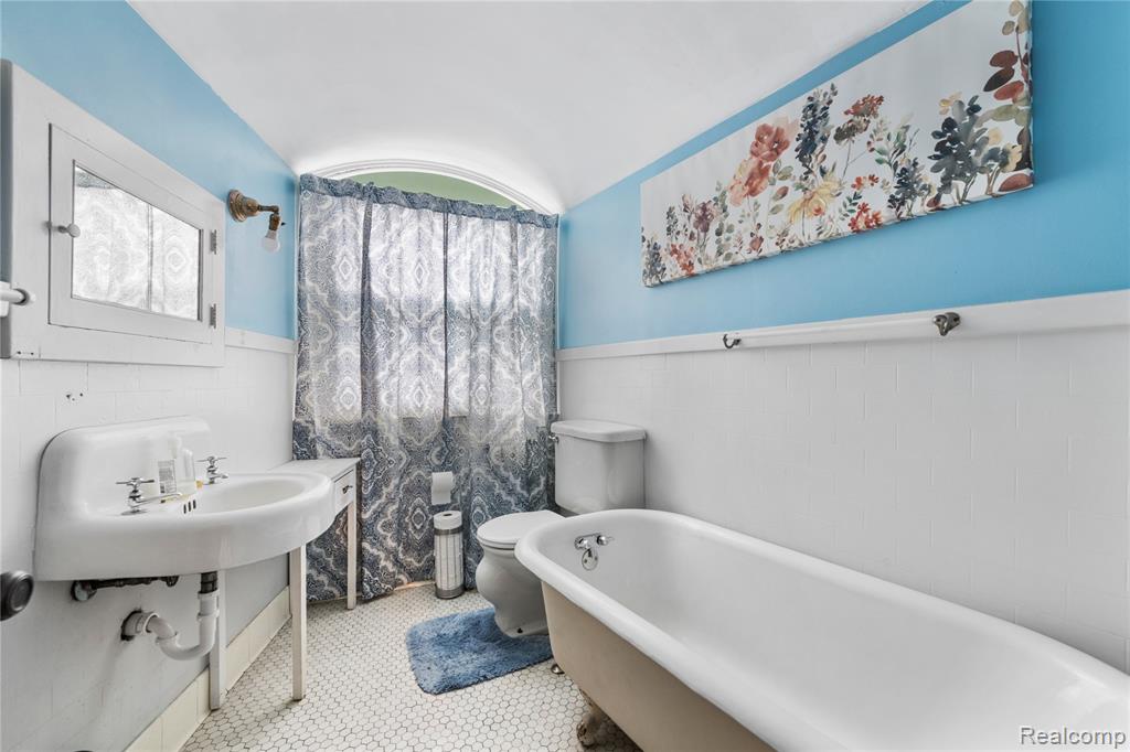 1695 Chicago Boulevard, Detroit, MI 48206 — Photo 32