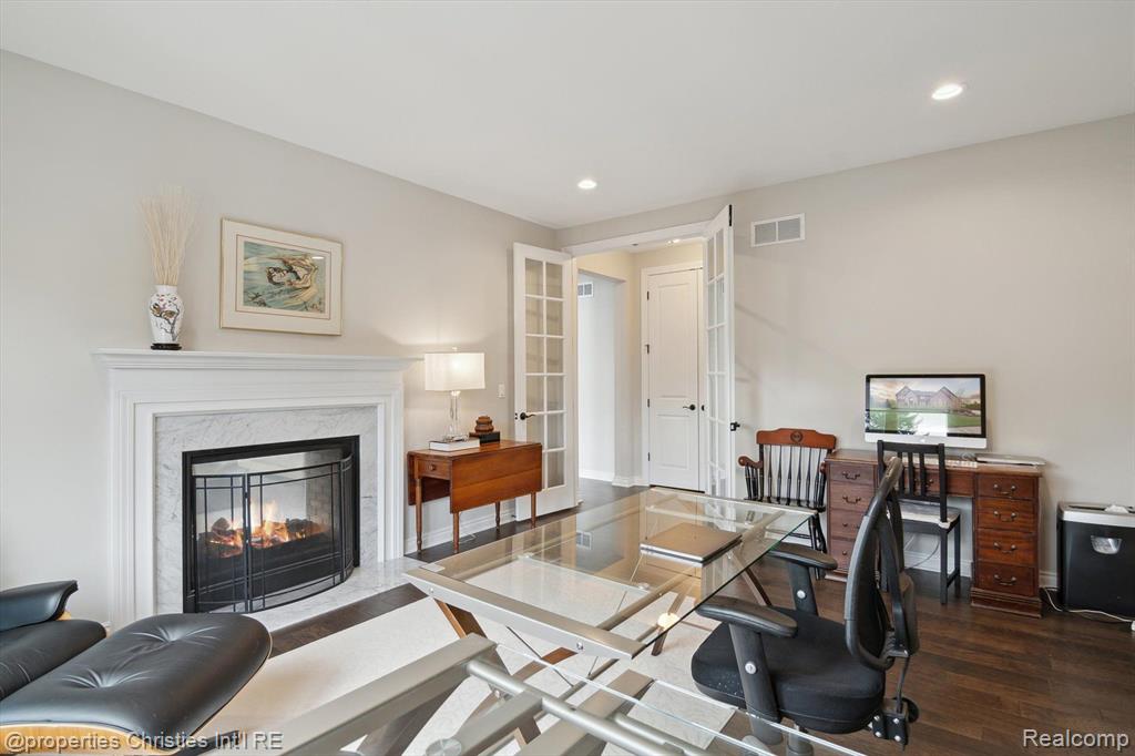 47660 WALES, Northville, MI 48167 — Photo 26