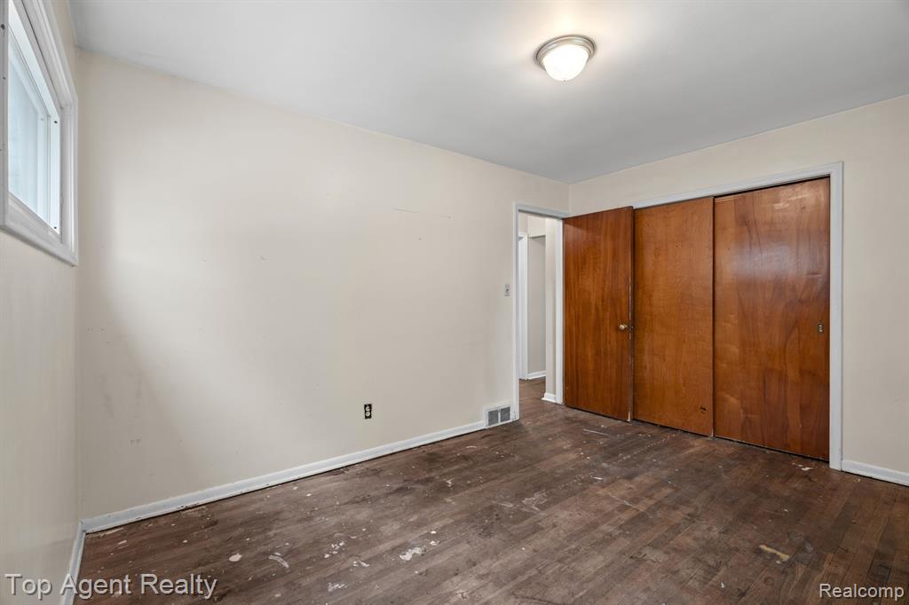 9319 MERRIMAN Road, Livonia, MI 48150 — Photo 14